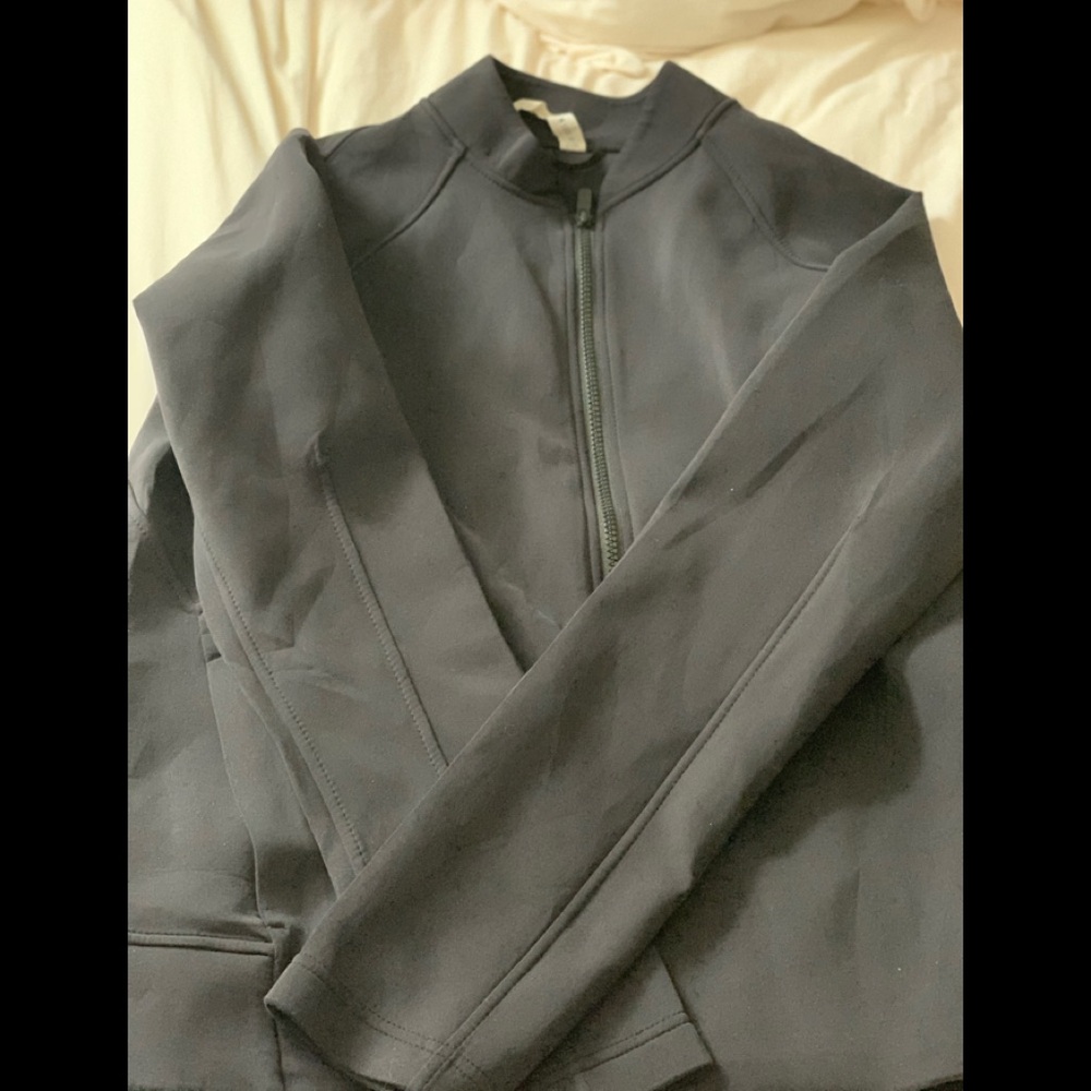 black lulu lemon jacket